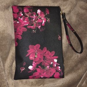 Le Chateau floral wristlet pouch